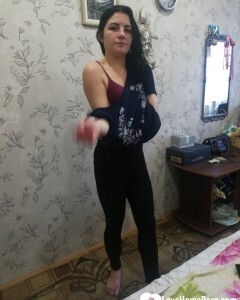 Brunette loves her new buttplug inside of her