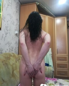 Brunette loves her new buttplug inside of her