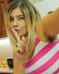 Does my hairy armpit turn you on?