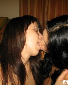 Stunning lesbian beauties try out some 69