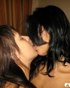 Stunning lesbian beauties try out some 69