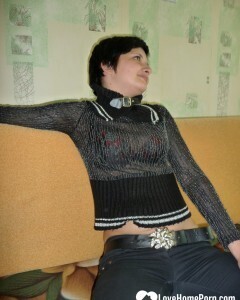 Smoking babysitter displays her pussy for the job