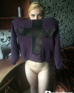 Girlfriend shows off her nice tits on cam