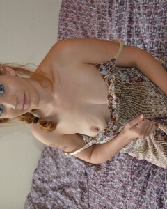 Wet pussy cries for a good dildo