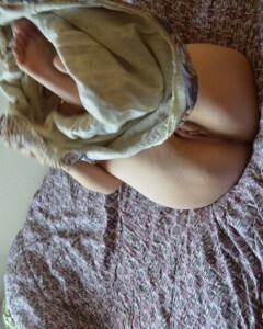 Wet pussy cries for a good dildo