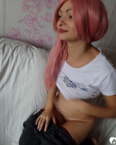 Mesmerizing pink-haired friend shows me her goods