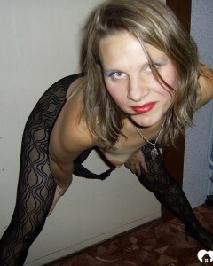 Kinky girlfriend in pantyhose fools around the apartment