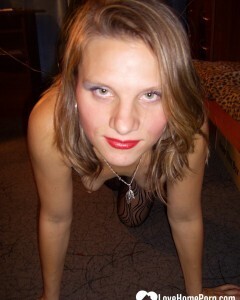 Kinky girlfriend in pantyhose fools around the apartment