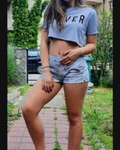 girls who smell like hair