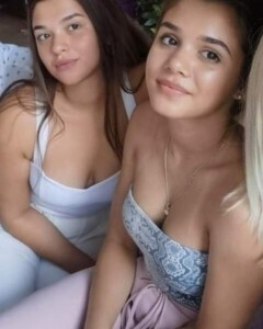 girls who smell like hair