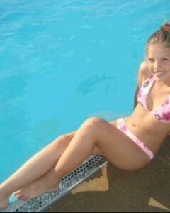 girls who smell like hair