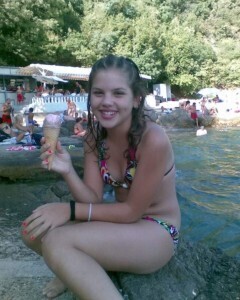 girls who smell like hair