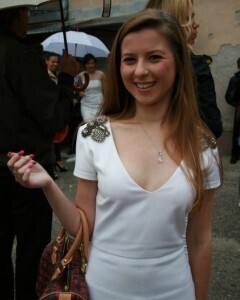 girls who smell like hair