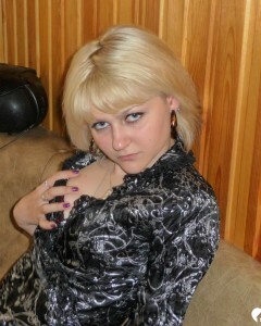 Kinky blonde really wants to get fucked