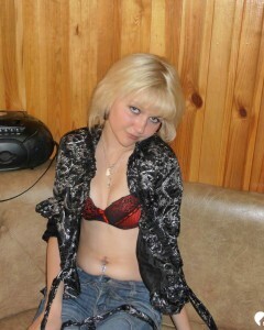 Kinky blonde really wants to get fucked