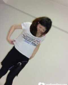 Stunning Asian gets completely naked on camera