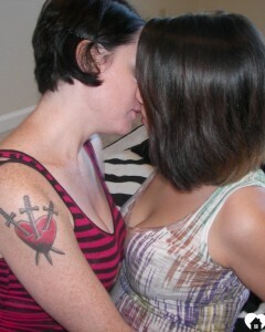 Brought her home for some pussy pleasuring action