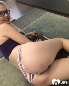 Workout session turned into a quick strip show