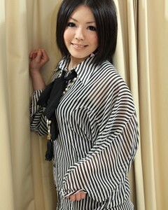 Hot Asian babe exposes her stunning figure