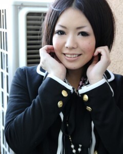 Hot Asian babe exposes her stunning figure