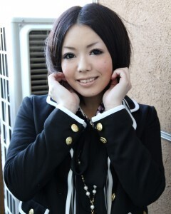 Hot Asian babe exposes her stunning figure