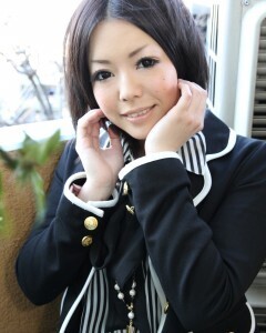 Hot Asian babe exposes her stunning figure