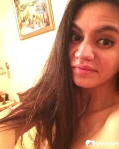 Serbian hottie shows a closeup of her cunt