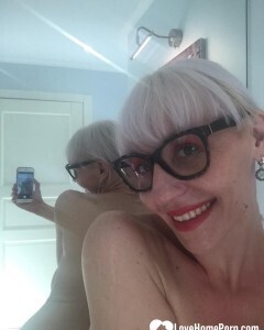 Blonde MILF with glasses teasing with nudes