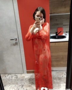 Petite hottie loves teasing with her booty