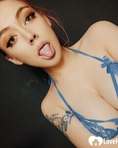 Big tits and some sex toy fun