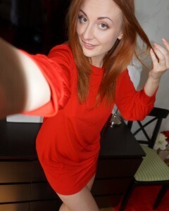 I just love taking nudes in the mirrors