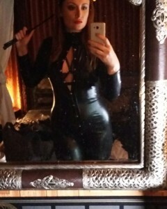 I just love taking nudes in the mirrors