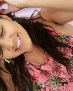 Woman with luscious curves fucks herself hard