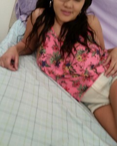 Woman with luscious curves fucks herself hard