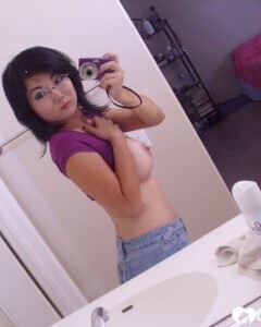 Watch me stick my fingers very deep