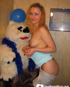 Hot girlfriend takes her clothes off on camera