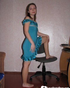 Beauty at the office strips her clothes