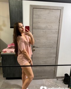 Incredible brunette shows off her thick legs