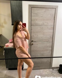 Incredible brunette shows off her thick legs