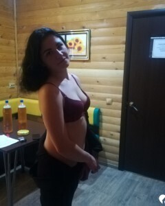 Sensational coffee-house worker shares her naked body